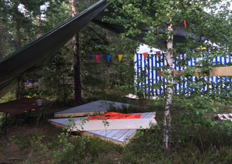 Rasti partioleirillä.