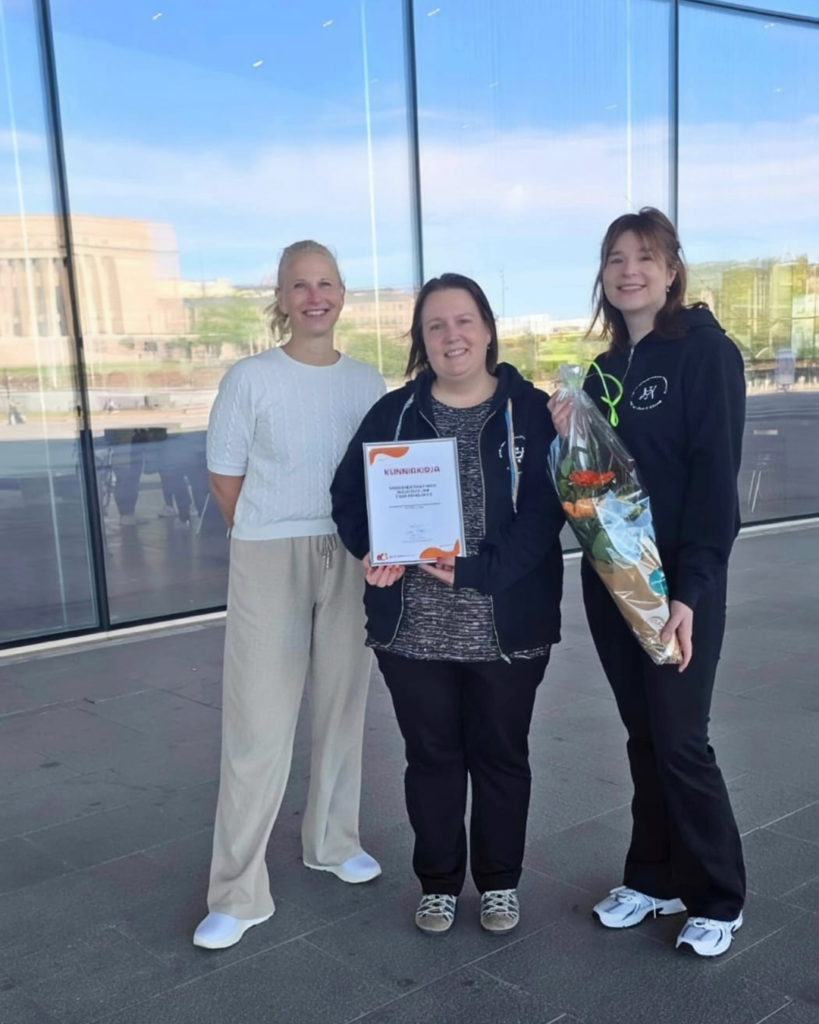 Sanna Pihakivi, Laura Kalervo & Maija Mahon.